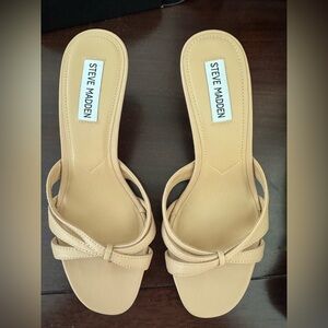 Steve madden CARYICARY02S1
7.5M
LEATHER UPPER
BALANCE MANMADE MADE IN CAMBODIA
S